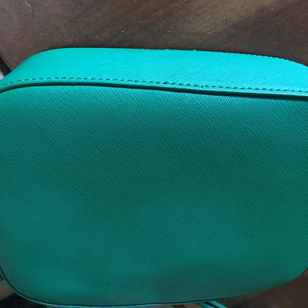 DKNY saffiano leather mini crossbody camera bag emerald green - Picture 2 of 7